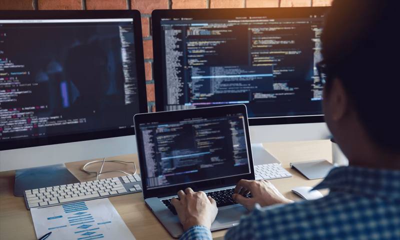 数据科学选型：R与Python如何赋能范县网站建设？